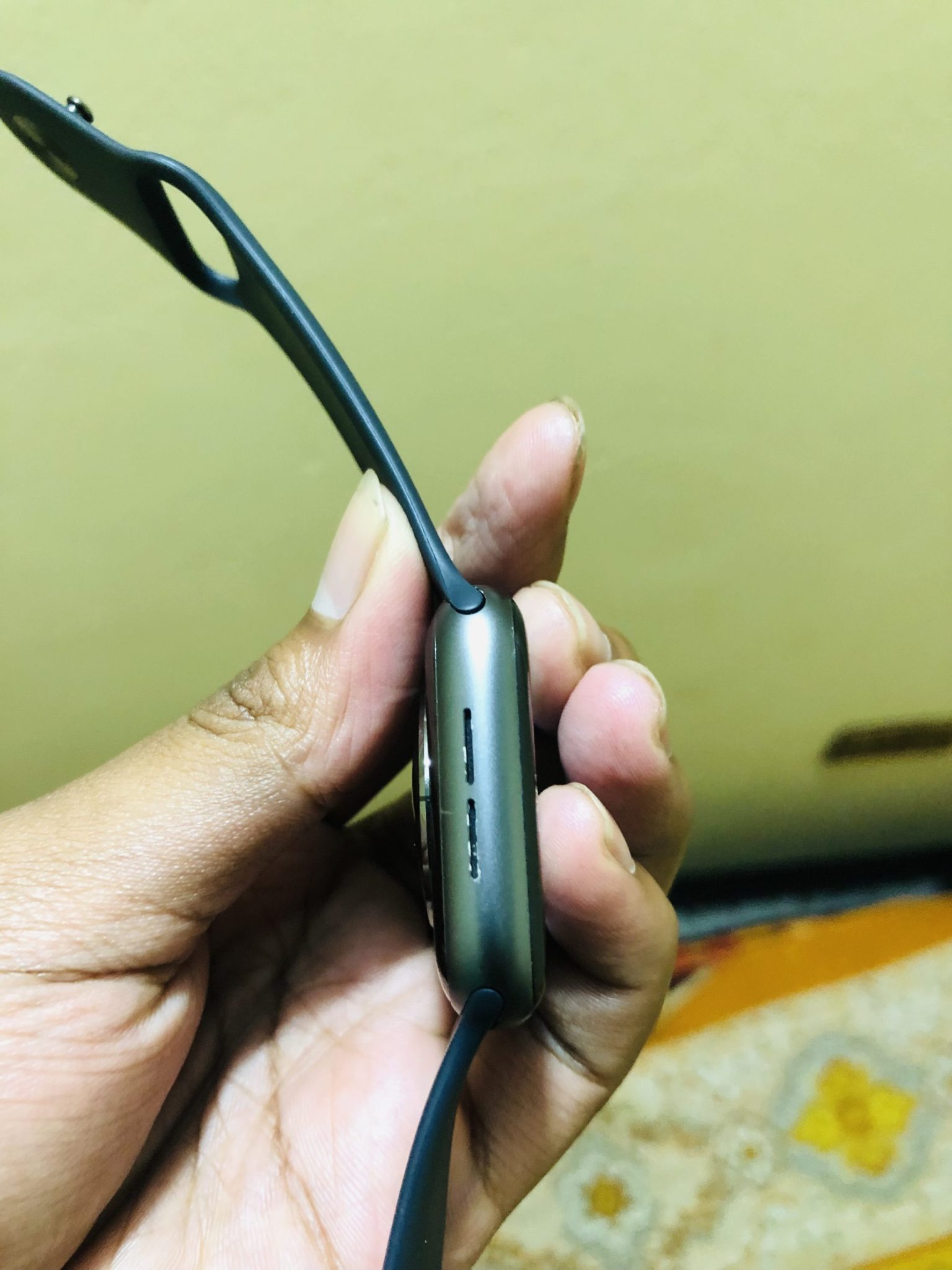 Apple Watch Series 4 (44mm, GPS, 16GB) – iCloud Locked – চার্জারসহ