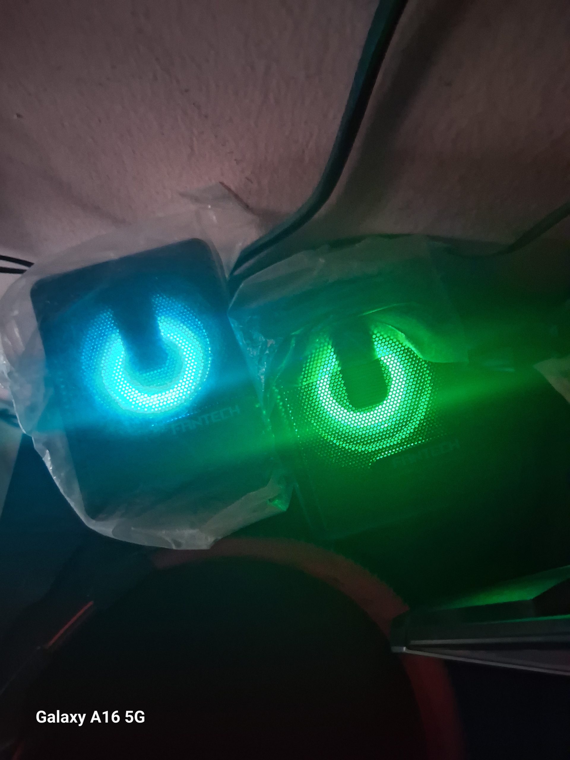 FANTACH MINI PAIRED RGB BLACK SPEAKERS