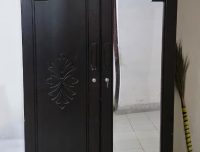 DOUBLE MIRRORED ALMIRAH