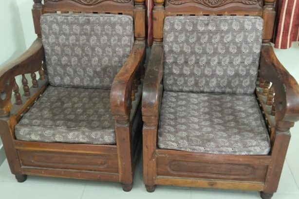 🛋️ ব্যবহৃত ৫ সিটের সোফাসেট বিক্রি করা হবে 🛋️