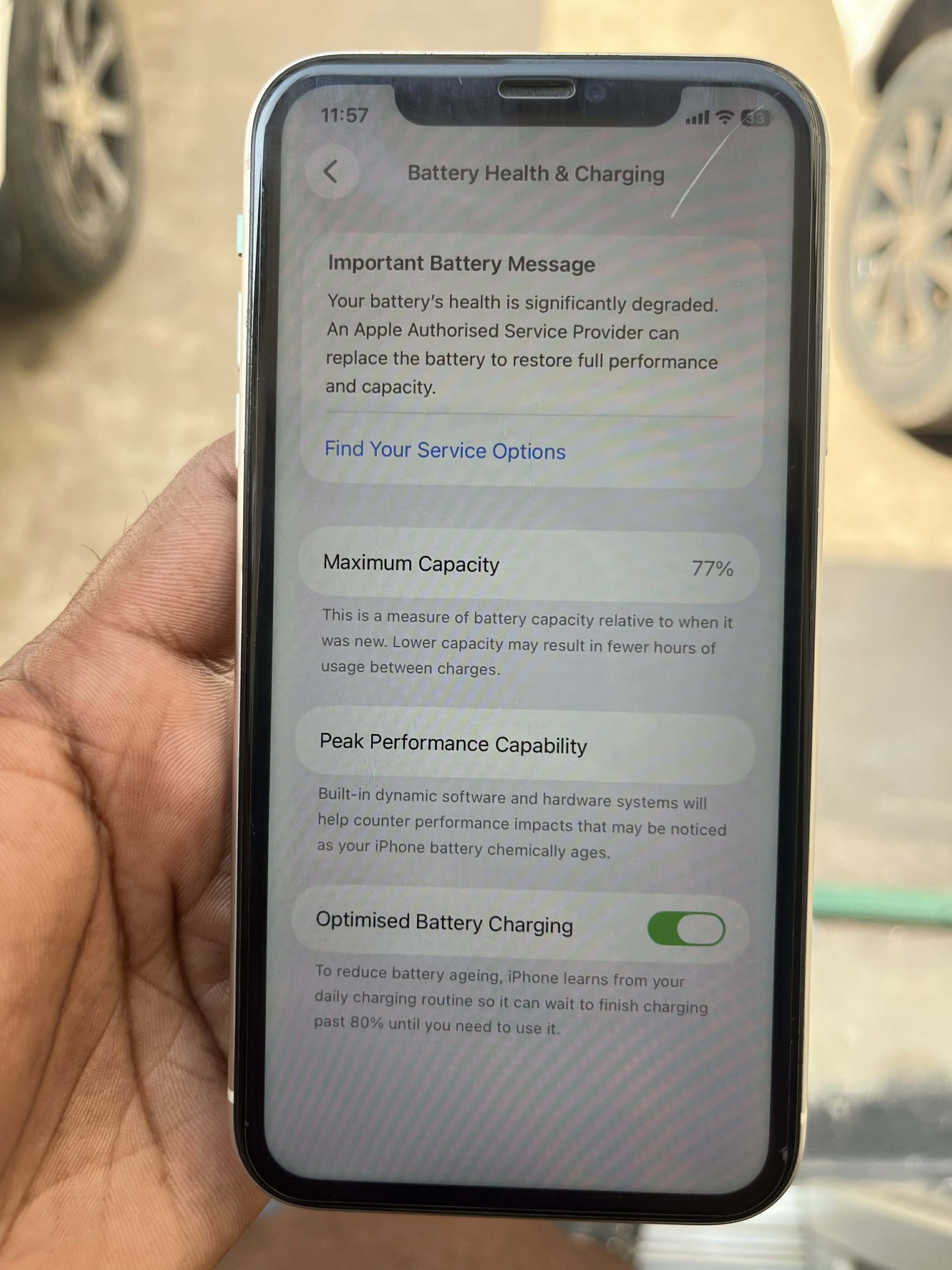 iphone 11 ,100% authentic with box charger